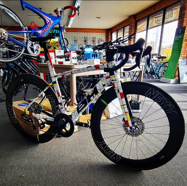 1/1 Paint Jobs - BH Mondrian