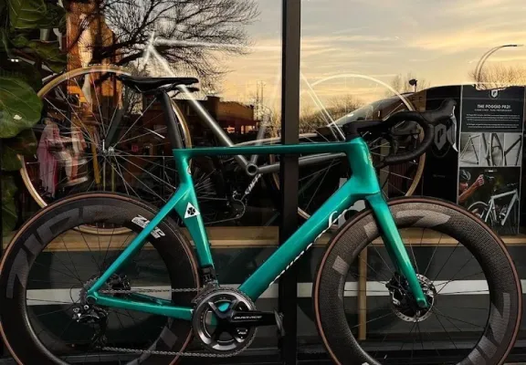 How do I paint a carbon fiber bike?